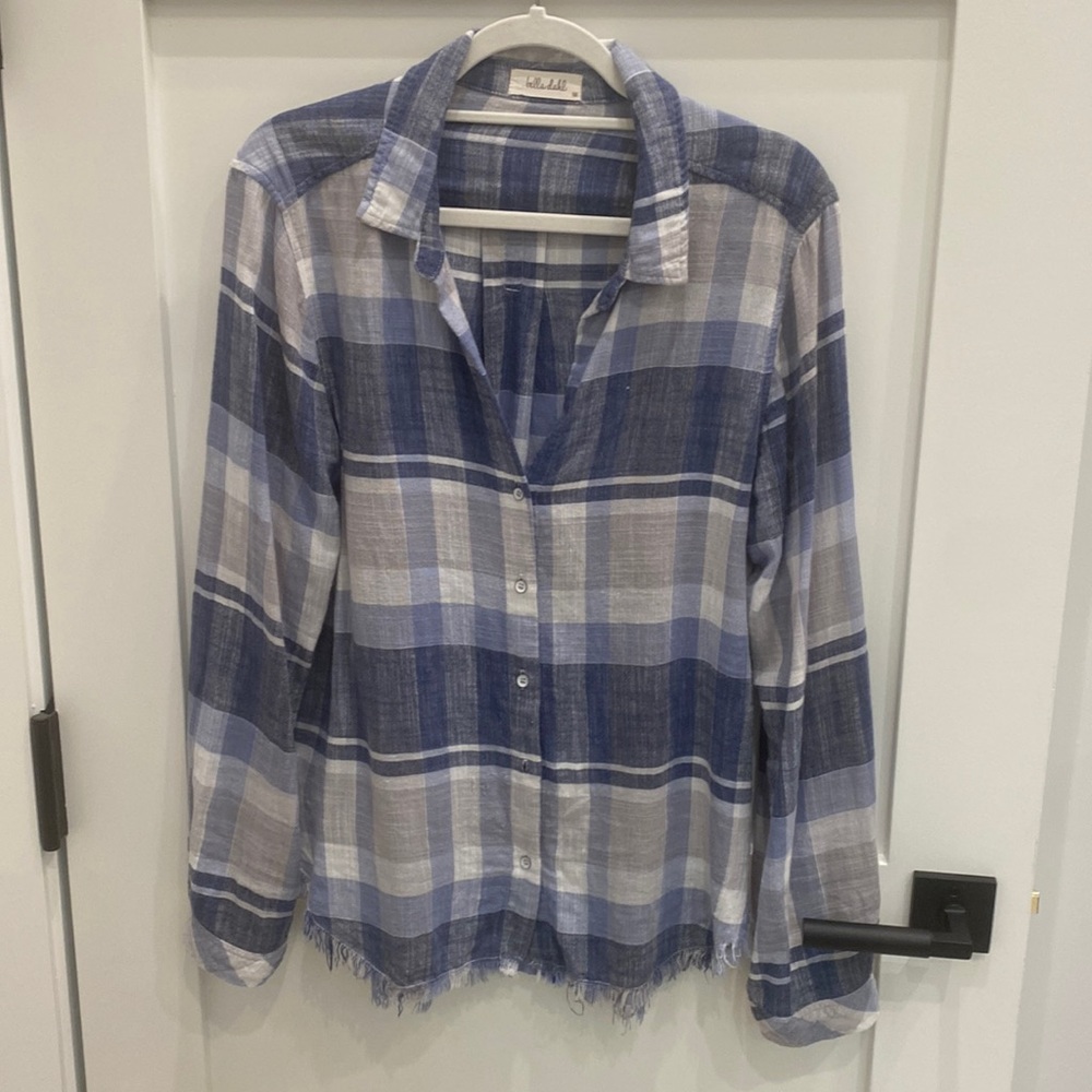 Bella Dahl button down shirt. Size M
